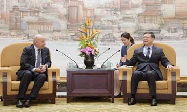 Supporting Shanghai’s integration into the international shipping governance system, Chen Jining meets with the President of the International Chamber of Shipping, Grimaldi